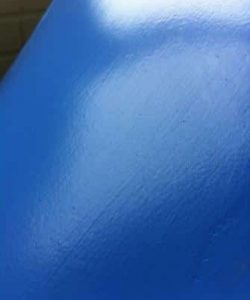 Håndmalet møbel i blå